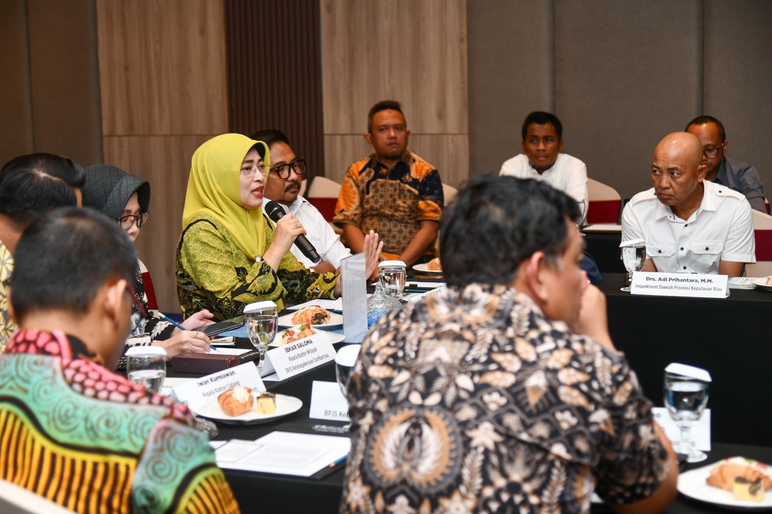Sekdaprov Ikuti Monitoring dan Evaluasi Capaian Universal Coverage Jamsostek Kepri