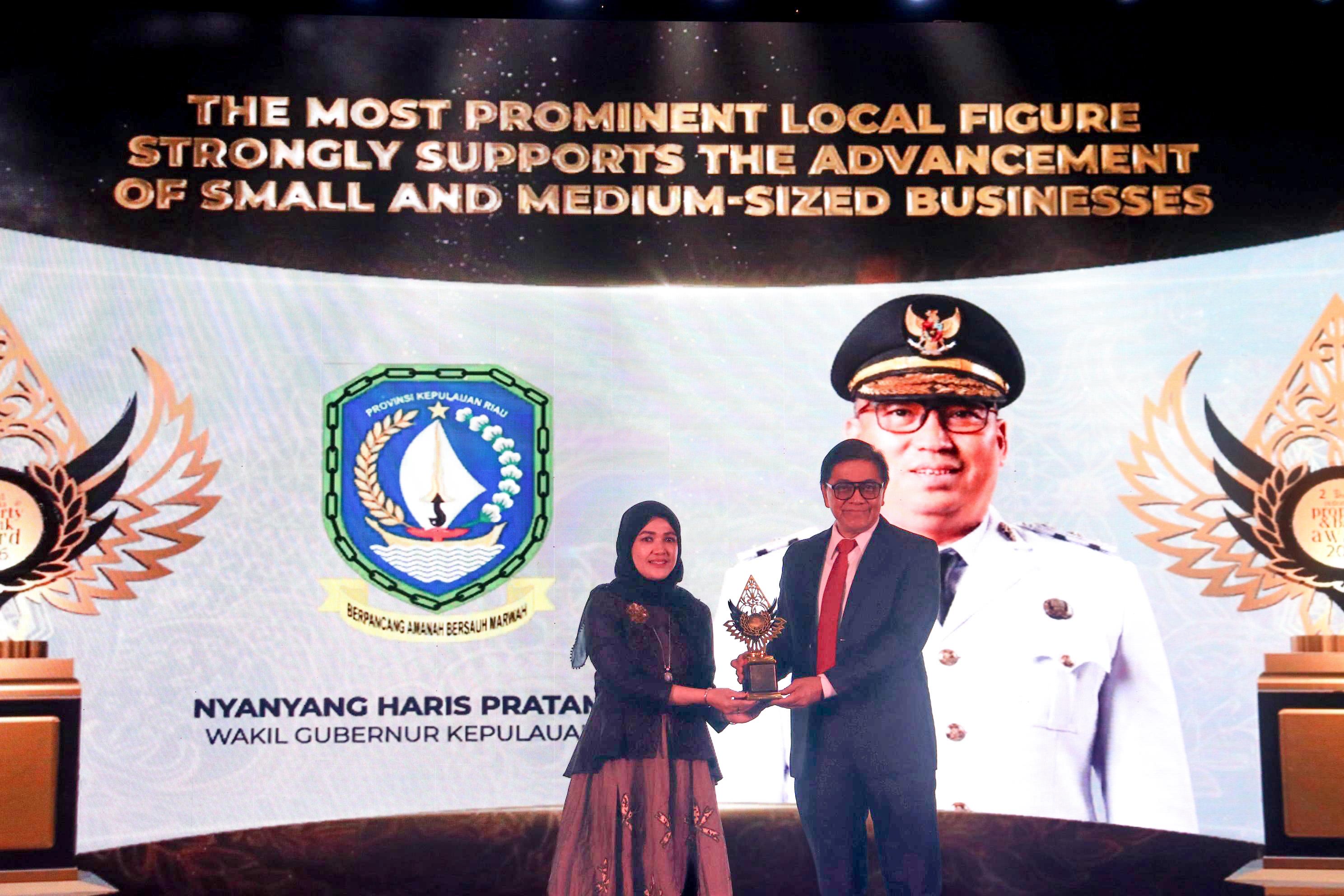 Dinilai Peduli Terhadap UMKM, Wagub Nyanyang Terima Penghargaan IPBA Award 2026