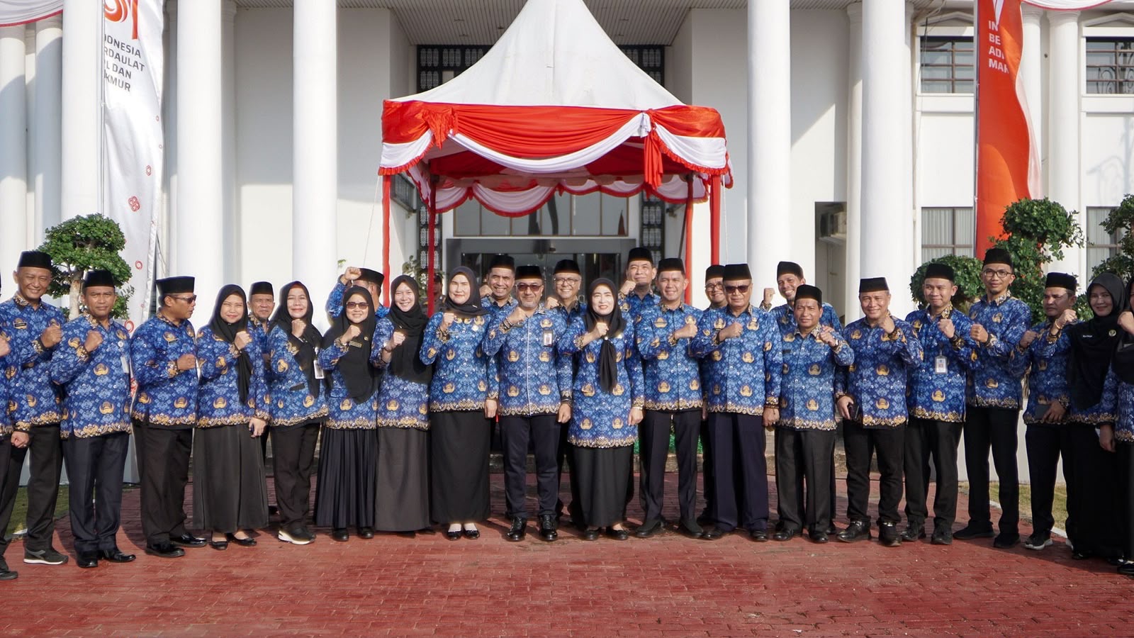 Sekda Misni Pimpin Upacara HUT ke-81 RI di Lingkungan Pemprov Kepri