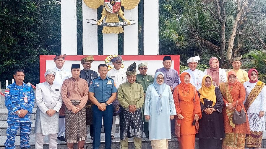 Ziarah Makam Pejuang Provinsi Kepulauan Riau sempena Peringatan Hari Jadi Ke-22 Provinsi Kepulauan Riau