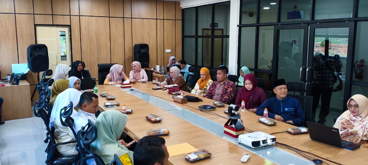 Kegiatan Forum Komunikasi Publik Peningkatan Akses Layanan Kesehatan Melalui Kolaborasi Evaluasi Sarana Distribusi Kefarmasian dan Mekanisme Cara Distribusi Obat Sesuai Standar