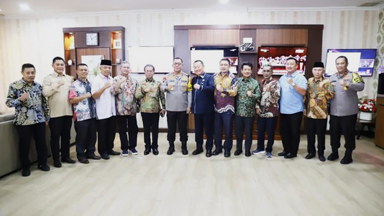 Kepala Badan Kesbangpol Kepri Dampingi Pansus FP4GNPN DPRD Provinsi Kepri Pertemuan Bersama Kapolda Kepri