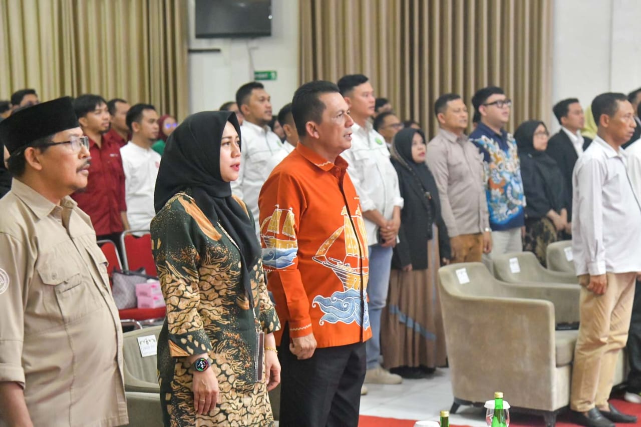 Gubernur Ansar Kukuhkan IKA Universitas Ibnu Sina Batam: "Satu Hati, Satu Keluarga, Satu Tujuan"