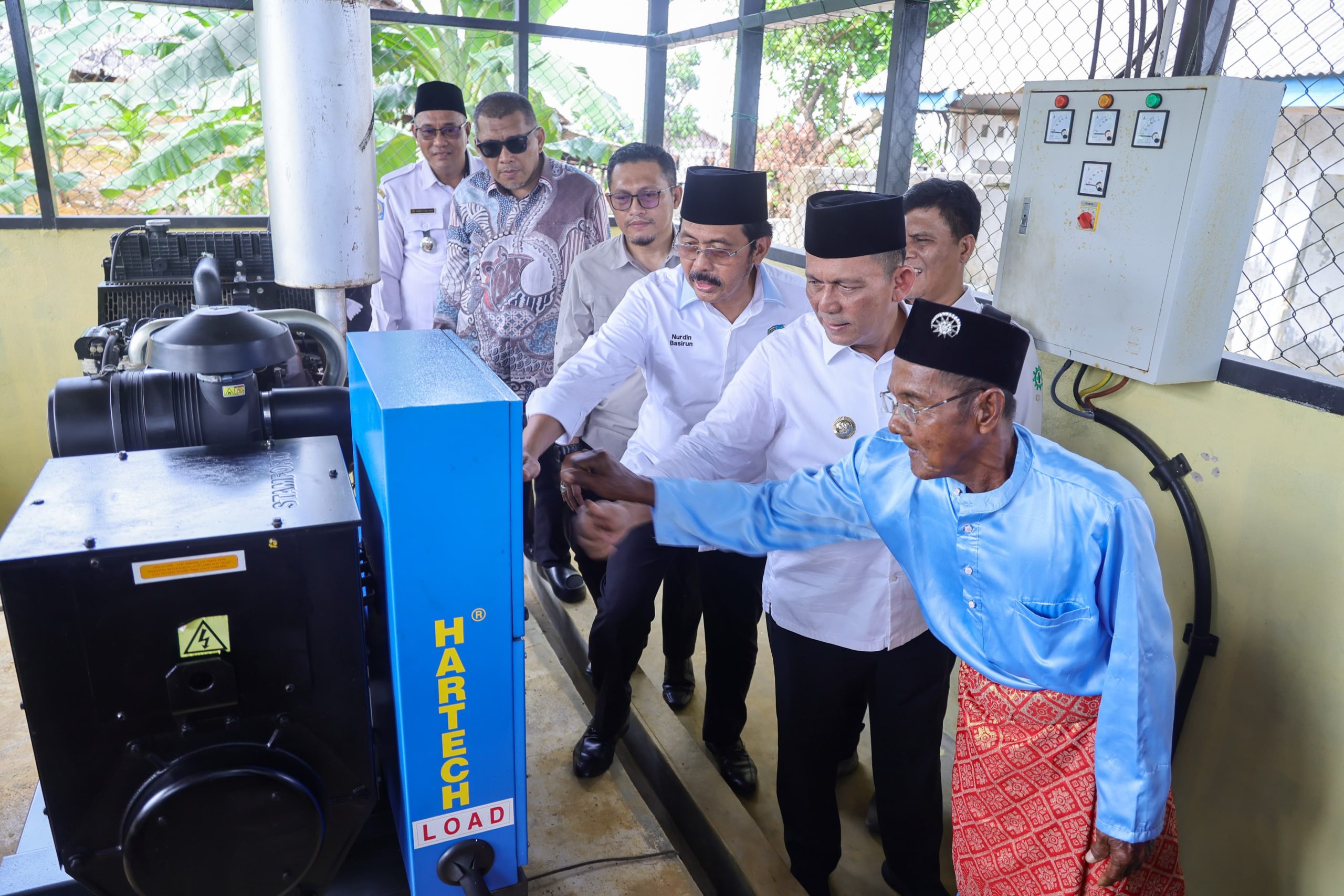 Gubernur Kepri Resmikan Genset Pulau Bahan: Listrik Terang, Harapan Masyarakat Menyala