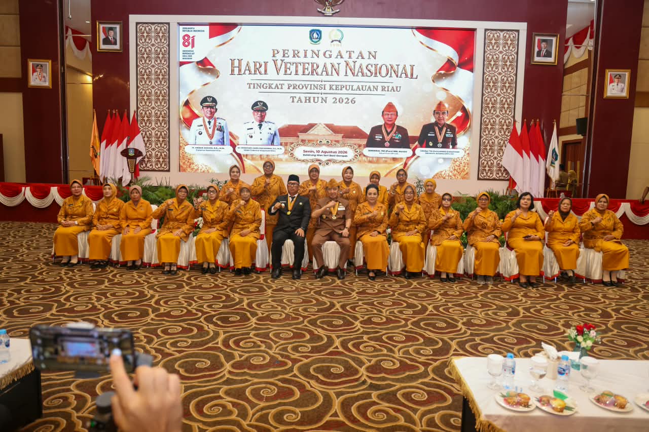 Wagub Nyanyang Terima Anugerah Bintang Veteran pada Peringatan Hari Veteran Nasional 2026