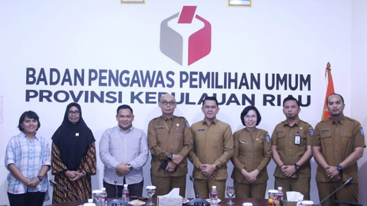 Plt. Kepala Badan Kesatuan Bangsa Dan Politik Provinsi Kepulauan Riau, Bapak Hasfrizal Handra Kunjungi Bawaslu Prov. Kepri