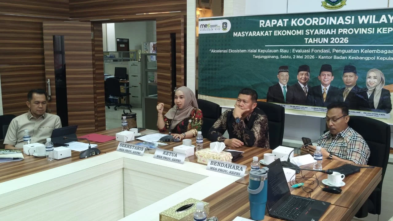 Sekretaris Badan Kesbangpol Kepri Beri Masukan Saran dalam Rakorwil Masyarakat Ekonomi Syariah