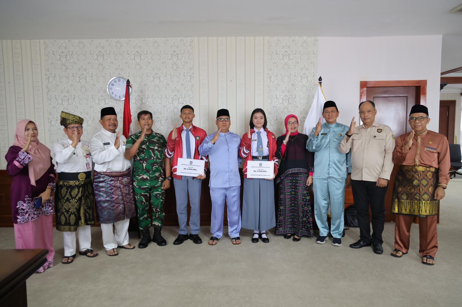 Wakil Gubernur Kepri Lepas Dua Putra-Putri Terbaik Kepri Mewakili Paskibraka Nasional 2025