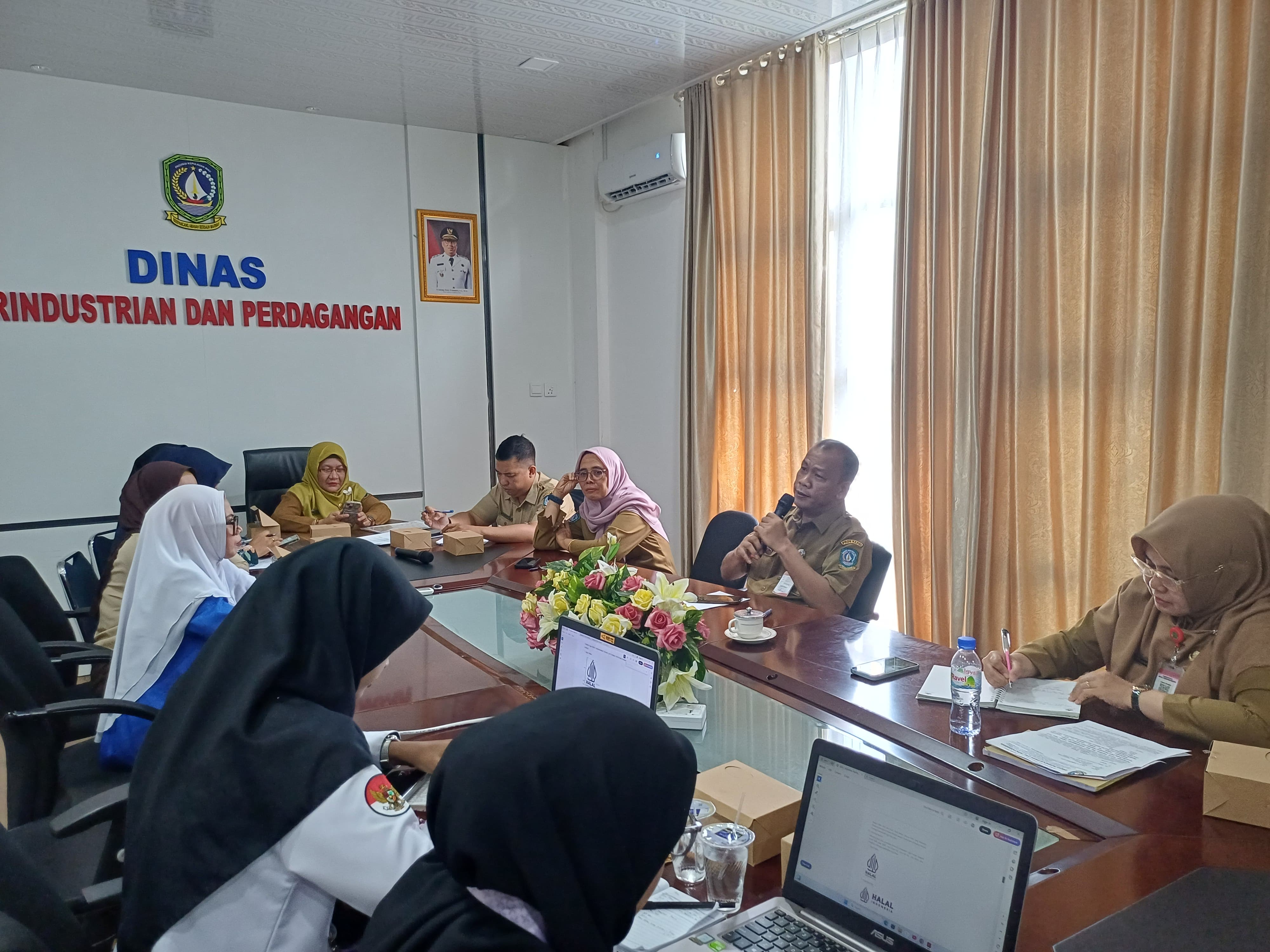 Penyelenggaraan Forum Konsultasi Publik (FKP) dengan mengundang pelaku usaha, kegiatan ini bertujuan untuk mendapatkan kritik dan saran agar pelaksanaan pembinaan terhadap pelaku usaha semakin baik dan terukur.