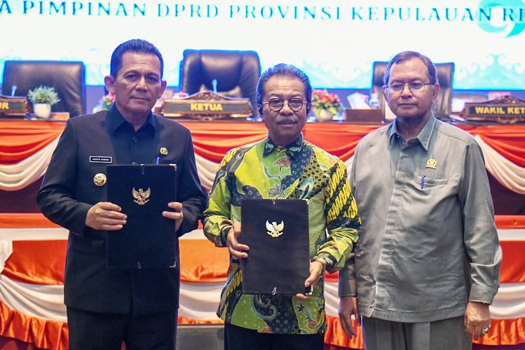 Bakesbangpol Kepri Hadiri Rapat Paripurna Nota Kesepakatan Tentang Kebijakan Umum Perubahan APBD Dan Prioritas Plafon Anggaran Sementara (KUPA-PPAS) Perubahan APBD Tahun Anggaran 2023