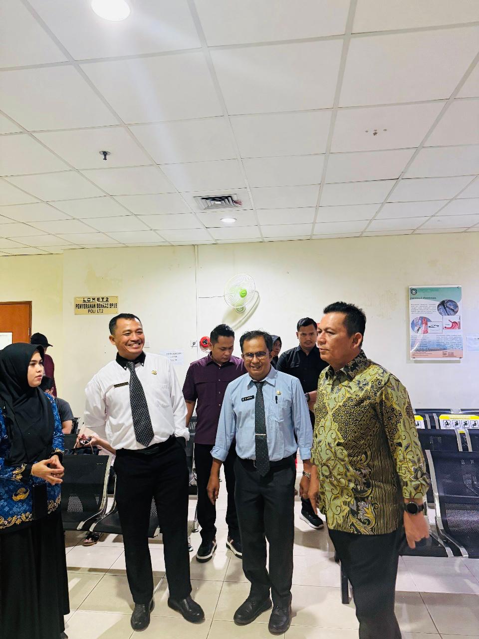 Pastikan Pelayanan Maksimal, Gubernur Ansar Tinjau Langsung Progres Perbaikan AC Central di RSUD Raja Ahmad Tabib