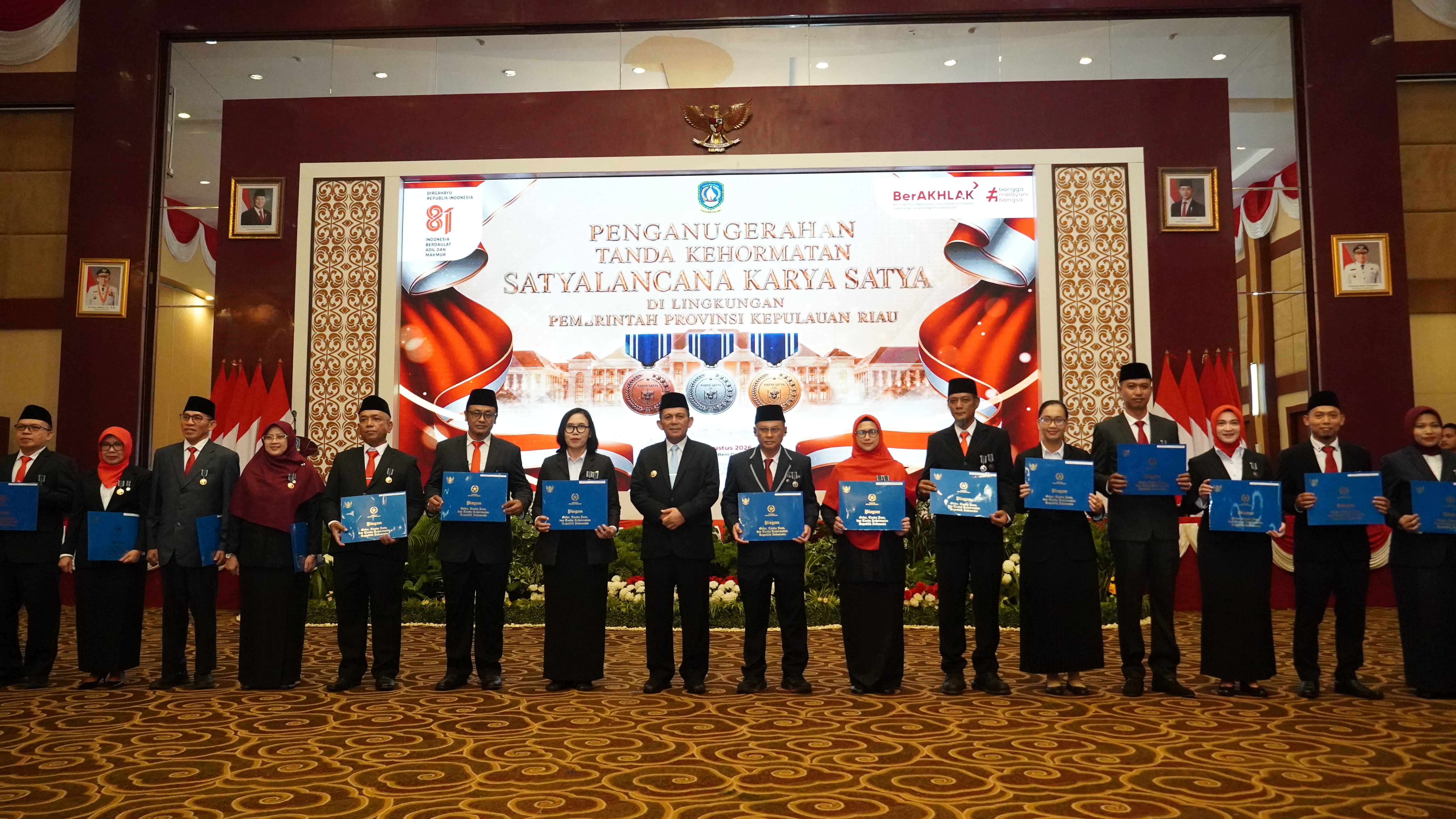 610 PNS Pemprov Kepri Terima Satyalancana Karya Satya