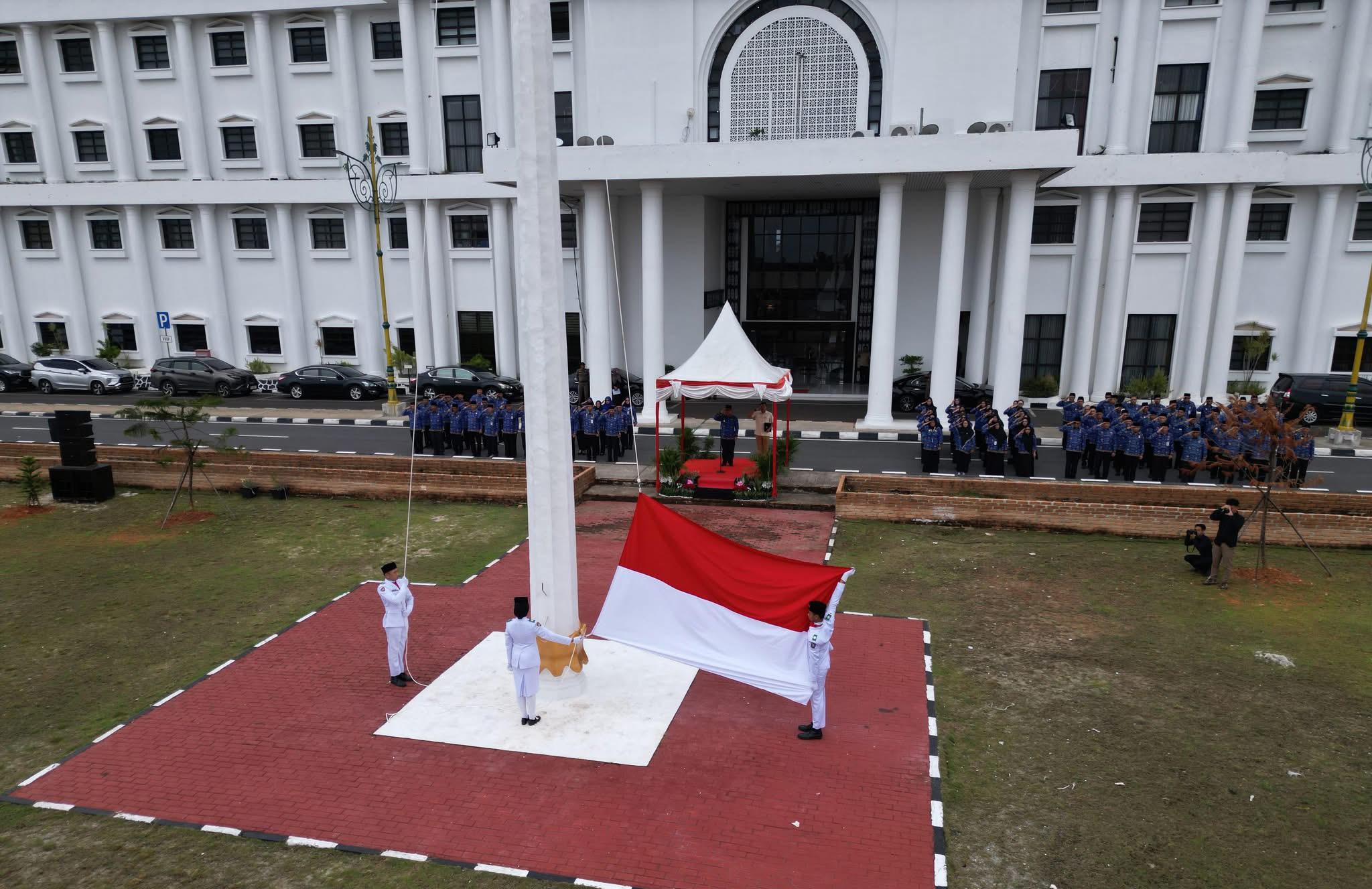 Wagub Kepri Nyanyang Haris Pratamura Inspektur Upacara Harkitnas ke 117 Tingkat Provinsi Kepri