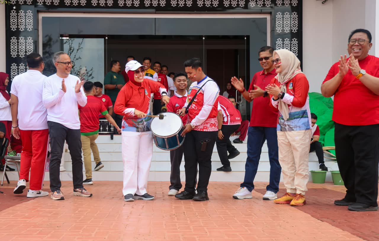 Semarak Lomba 17 Agustus di Lingkungan Setda Kepri Meriah, Diawali Jalan Santai