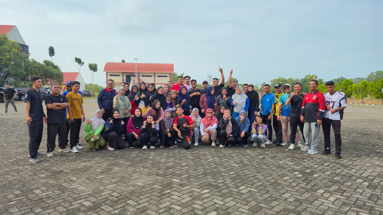 Disdik Kepri Gelar Senam Bersama dan Gotong Royong