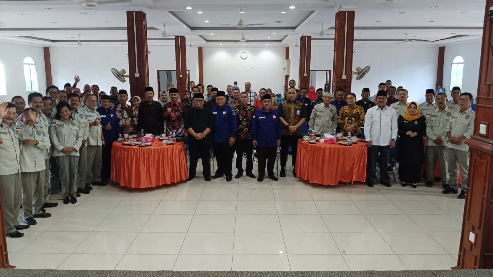 Kepala Badan Kesbangpol Kepri Membuka Sosialisasi Pembauran Kebangsaan yang Digelar FPK Provinsi Kepri