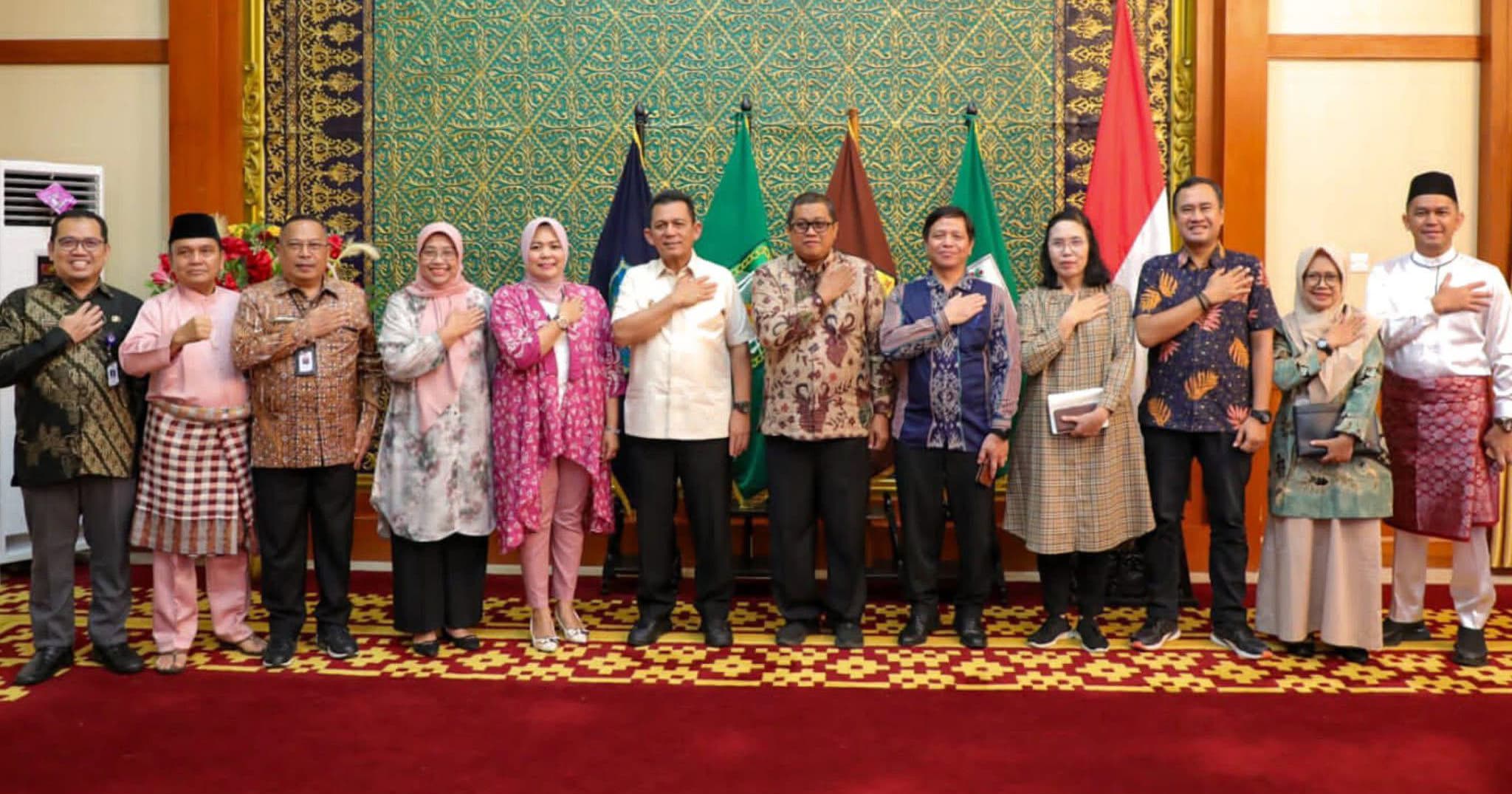 Dampingi Gubernur Ansar Ahmad, Kaban Kesbangpol Dr. Darson Sampaikan Apresiasi ke KPU Kepri