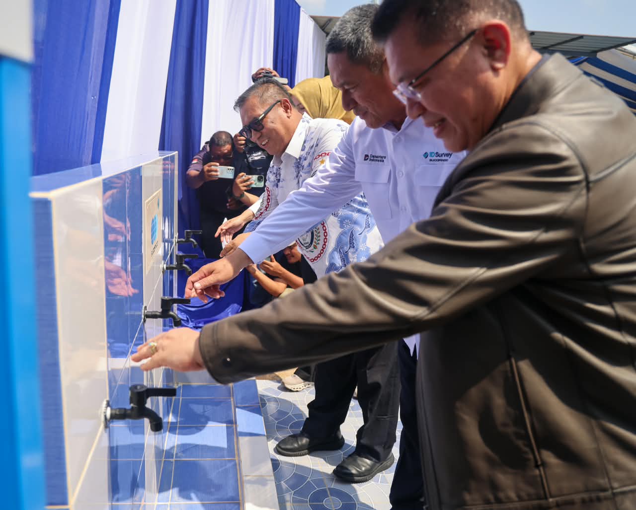 Wagub Nyanyang bersama SUCOFINDO dan ABPEDNAS Resmikan Sumur Bor Air Bersih di Toapaya Selatan