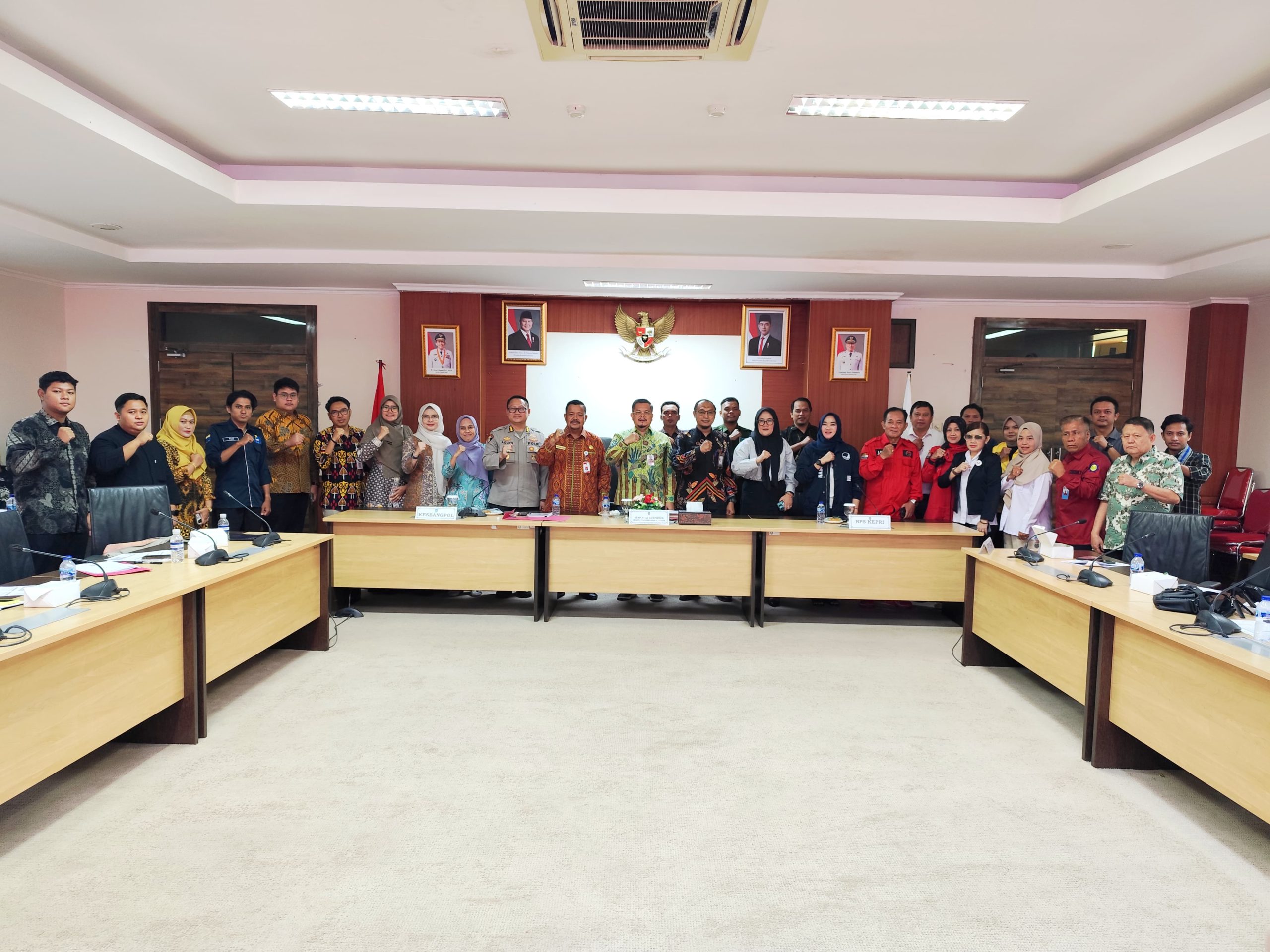 Badan Kesbangpol Provinsi Kepri Gelar FGD Pengukuran Indeks Demokrasi Indonesia Indonesia Provinsi Kepri