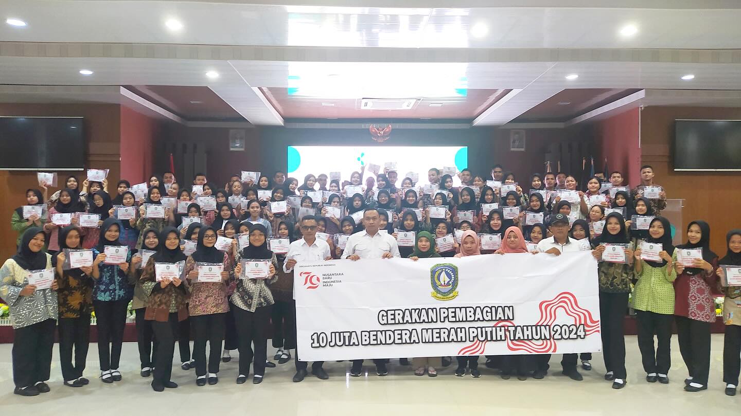 Badan Kesbangpol Kepri Sukseskan Gerakan Nasional Dalam Rangka Pembagian 10 Juta Bendera Merah Putih