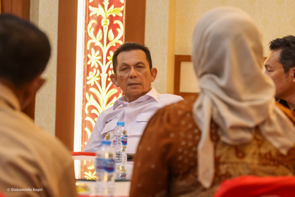 Gubernur Ansar Bahas Penguatan Internet dan Green Energy Bersama PLN Icon Plus