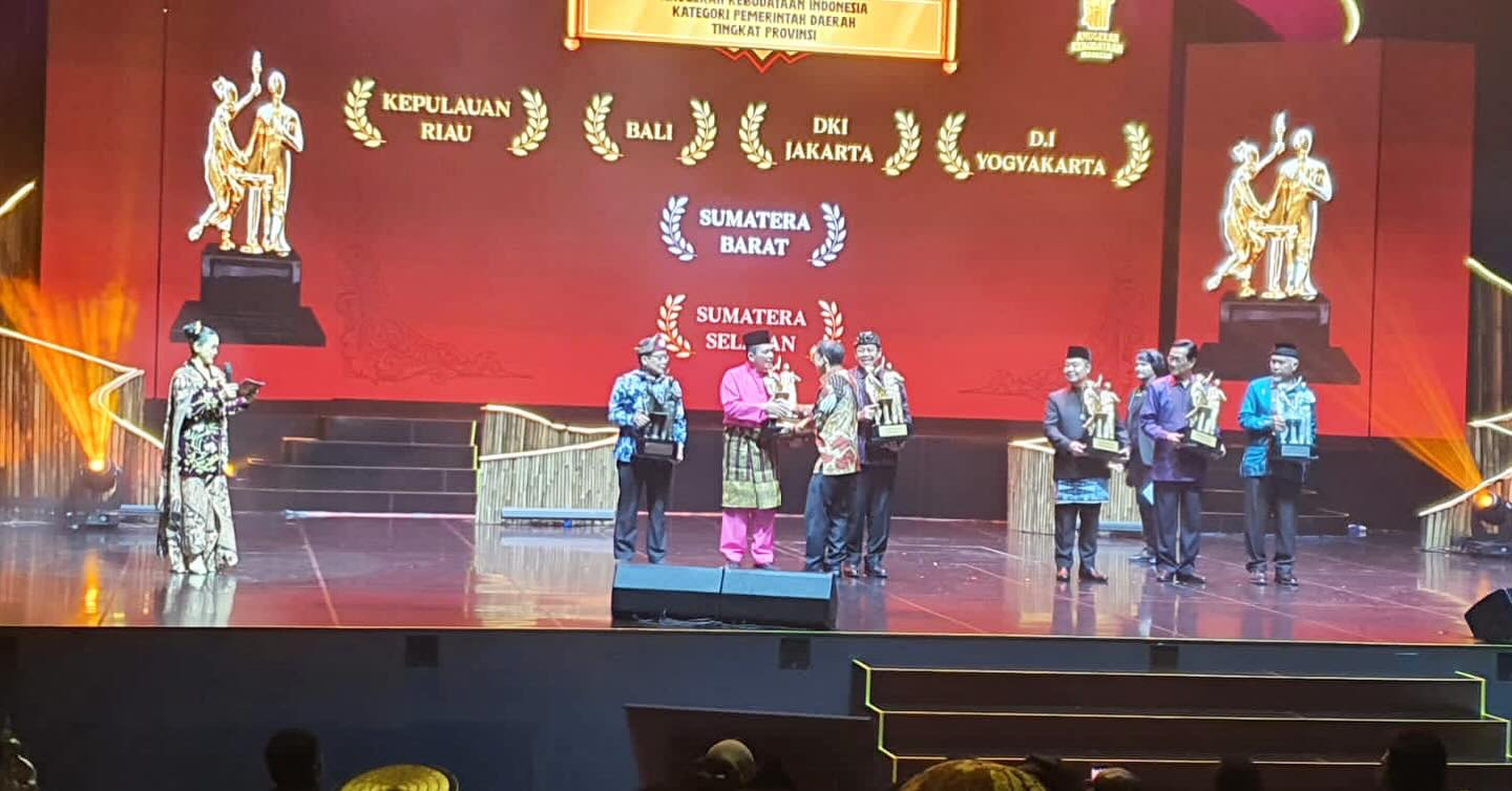 Anugerah Kebudayaan Indonesia 2024: Gubernur Kepri Terima Medali Emas dari Menteri Kebudayaan RI