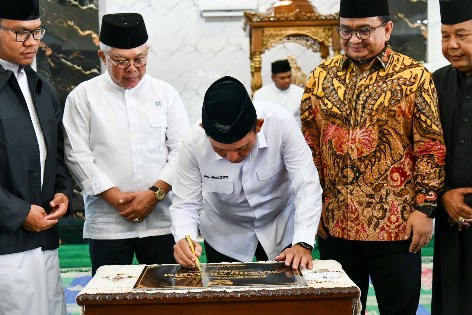 Tabligh Akbar Maulid Nabi di Masjid Darul Gufron Batam, Gubernur Ansar Paparkan Program Pemerintah untuk Masyarakat