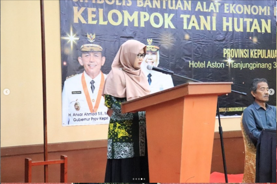 Penguatan dan Pendampingan Sekaligus Simbolis Bantuan Alat Ekonomi Produktif Kelompok Tani Hutan