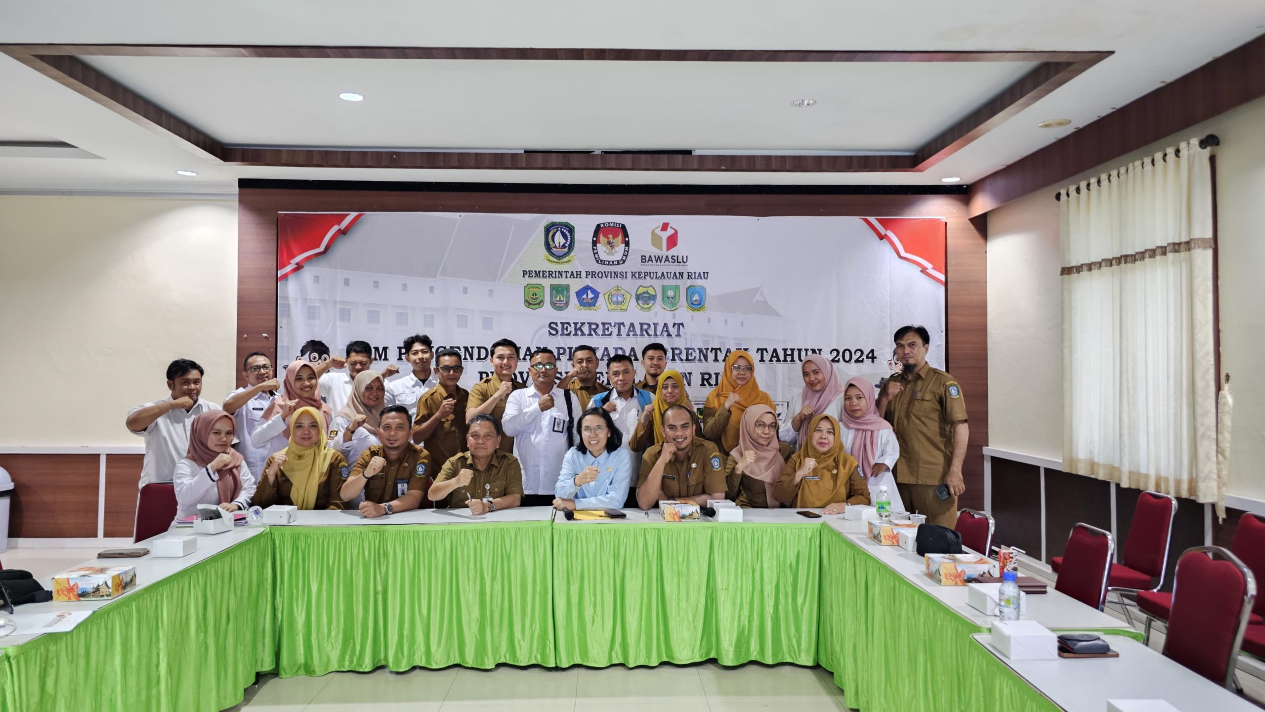 Kepala Badan Kesbangpol Provinsi Kepri Memimpin Rapat Tim Pemantau Situasi Penyelenggaraan Pilkada Serentak 2024
