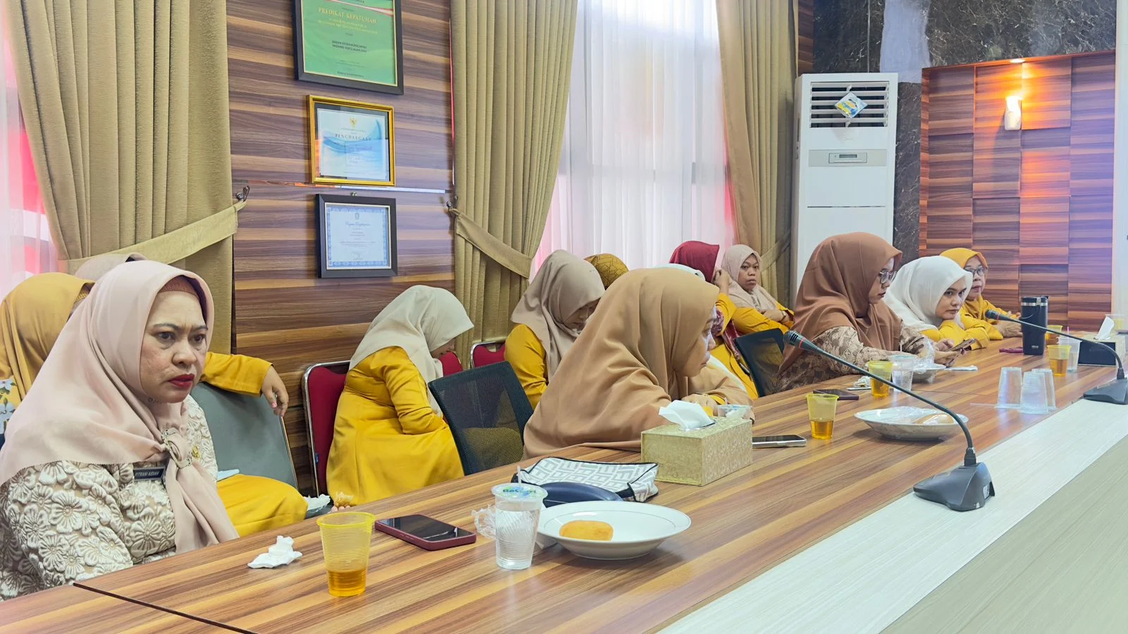 Sekretaris Badan Kesbangpol Kepri Pimpin Rapat Evaluasi SAKIP di Lingkungan OPD Bakesbangpol Provinsi Kepri