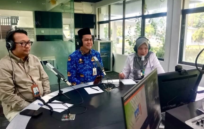 Sekretaris Bakesbangpol Kepri Jadi Narasumber Dialog Interaktif RRI Tanjungpinang dengan Tema Pancasila sebagai Fondasi Persatuan di Era Disrupsi digital
