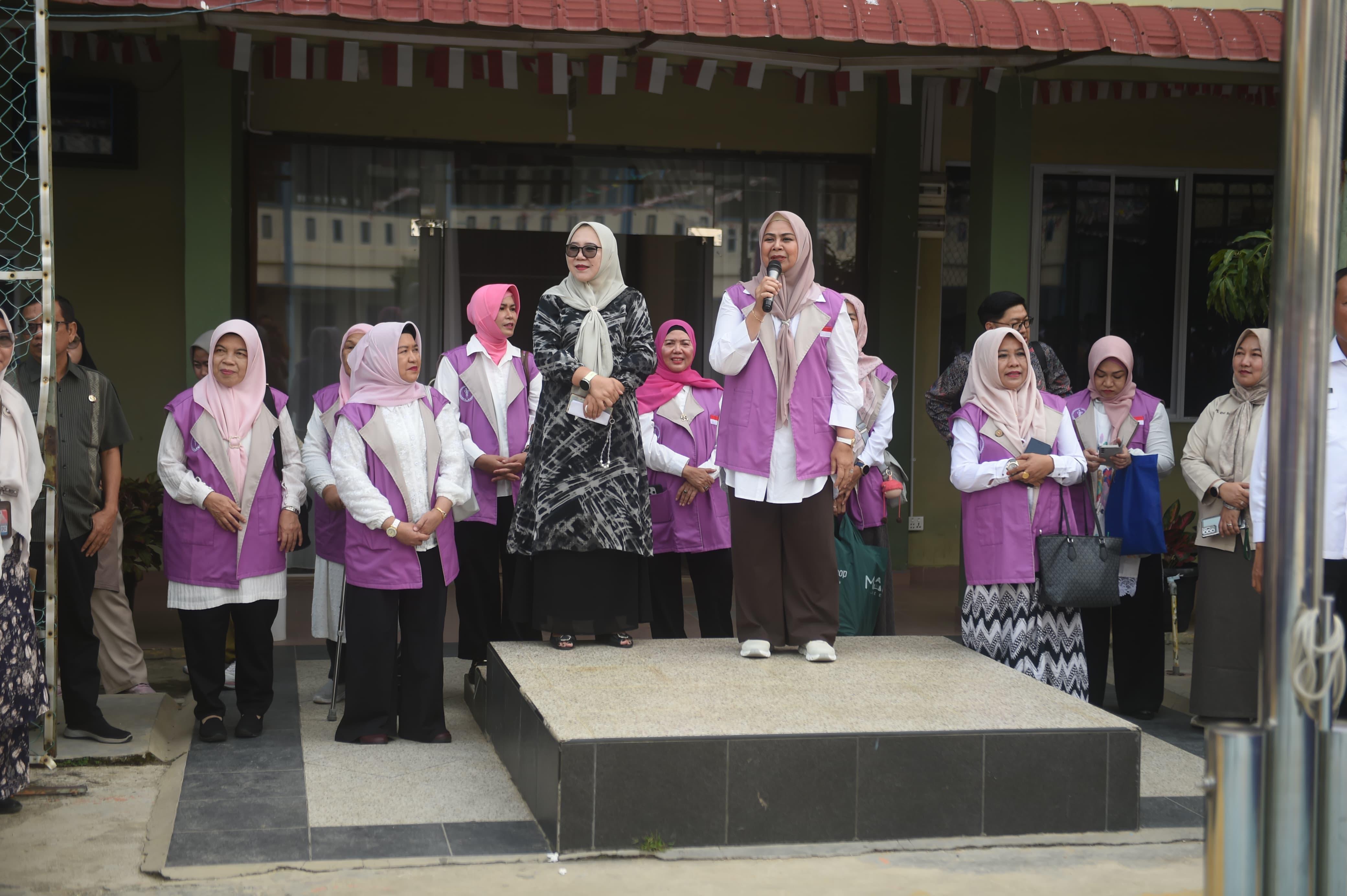 YKI Kepri Goes to School, Dewi Ansar Ajak Gen-Z Kenali dan Cegah Kanker Sejak Dini