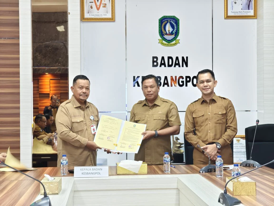 Kepala Bakesbangpol Kepri Pimpin Rapat Evaluasi SAKIP Bulanan untuk Menilai Capaian Kinerja dan Memantau Realisasi Program