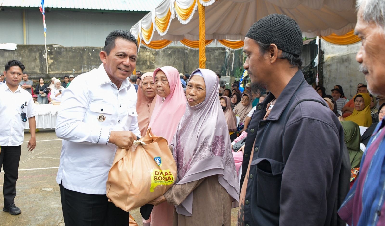 Gubernur Kepri Serahkan 2000 Paket Sembako Tahap II di Tanjungpinang, Bagian Program Asta Cita Presiden Prabowo