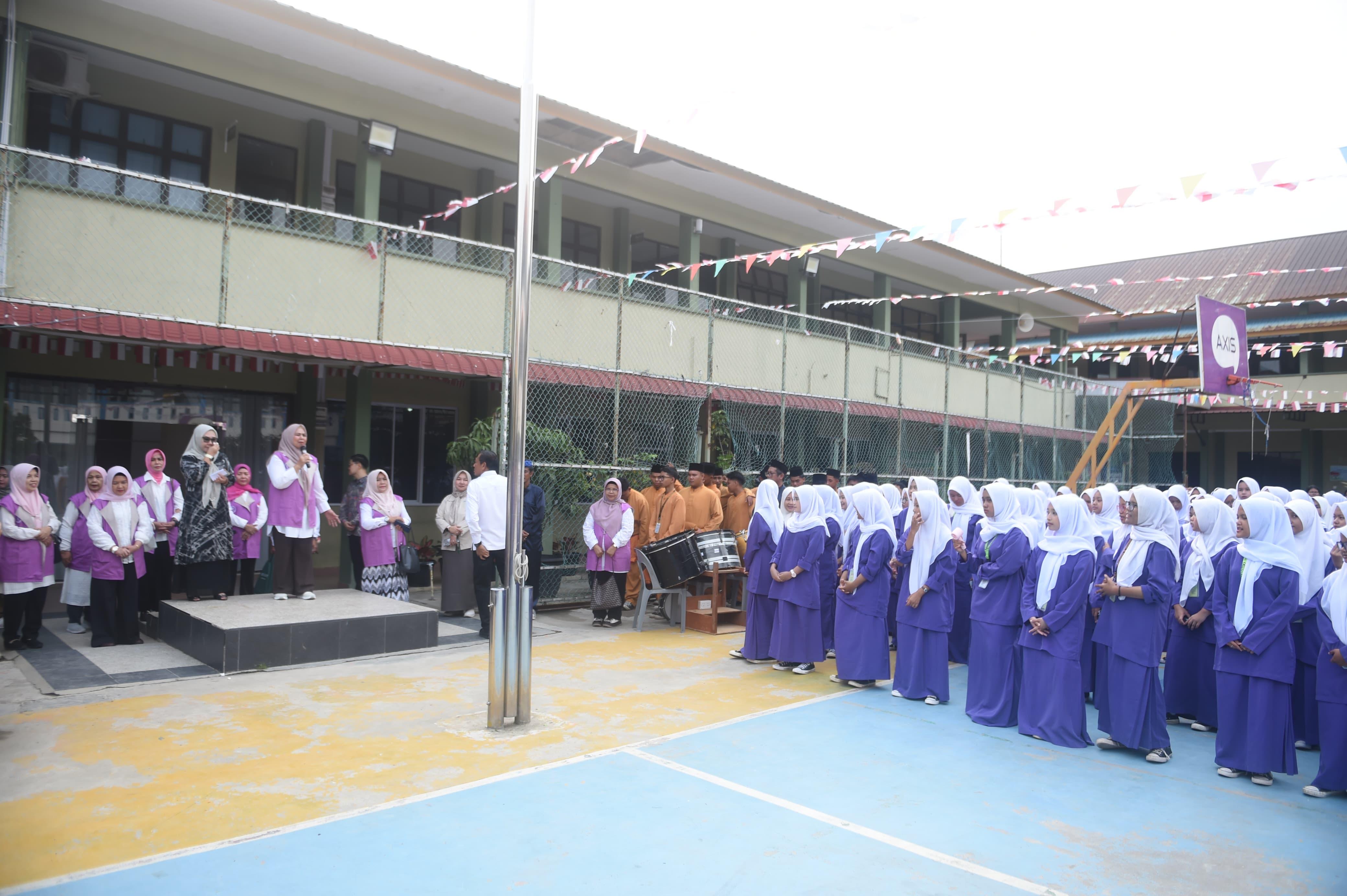 YKI Kepri Goes to School, Dewi Ansar Ajak Gen-Z Kenali dan Cegah Kanker Sejak Dini