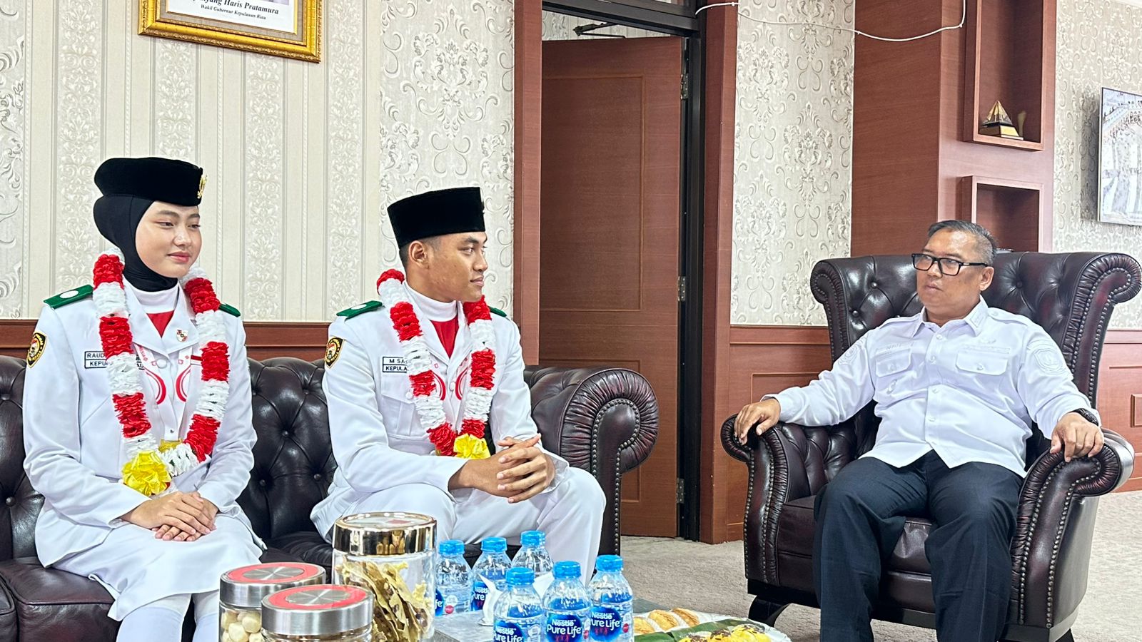 Wakil Gubernur Kepri sampaikan rasa Bangga dan Apresiasi Kepada Rara dan Salman, Paskibraka Tingkat Pusat Perwakilan Provinsi Kepulauan Riau.