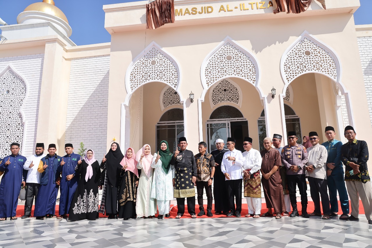 Gubernur Kepri Resmikan Masjid Al-Iltizam, Perkuat Kehidupan Spiritual, Sosial dan Pendidikan Generasi Mendatang