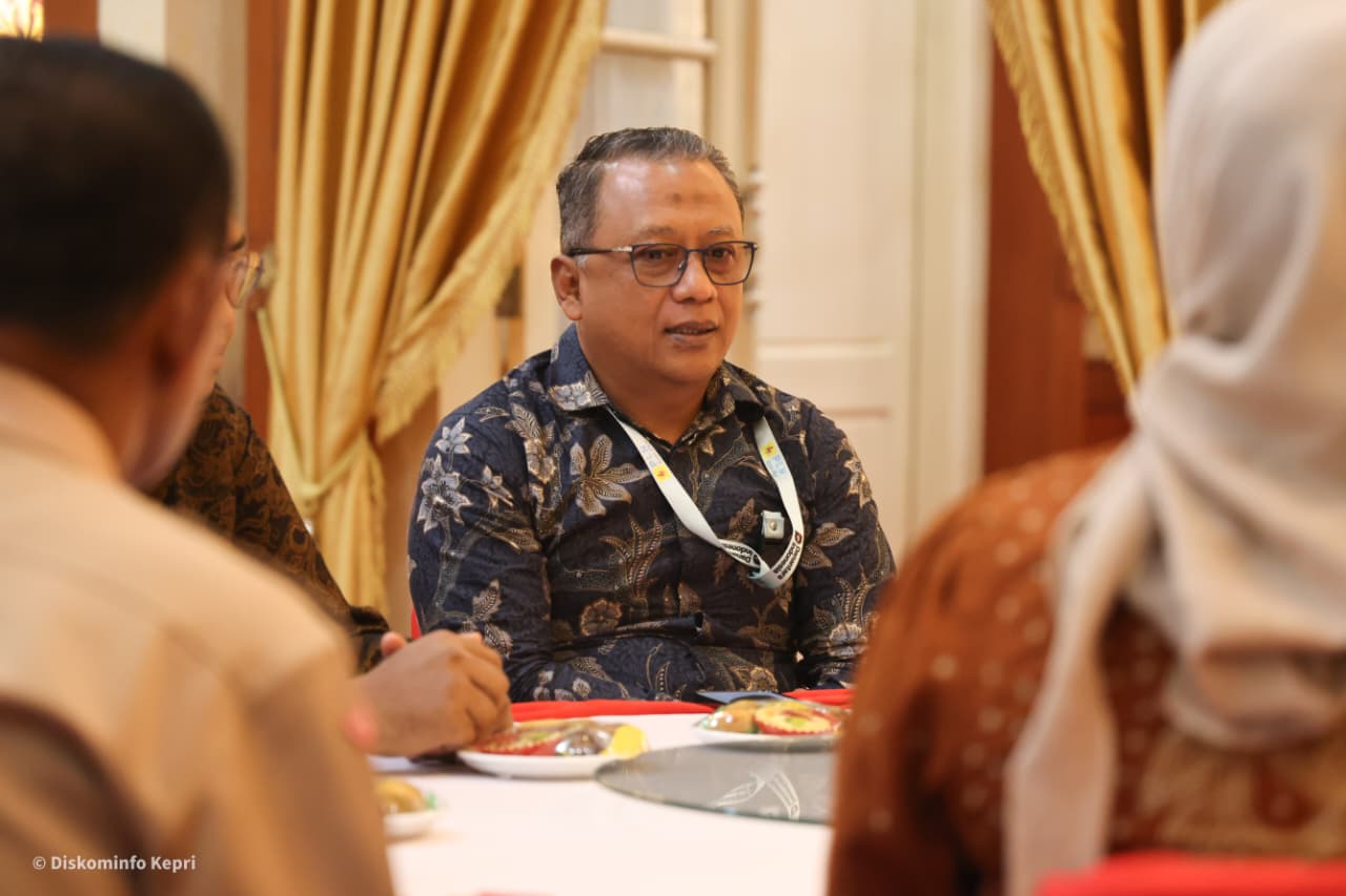Gubernur Ansar Bahas Penguatan Internet dan Green Energy Bersama PLN Icon Plus