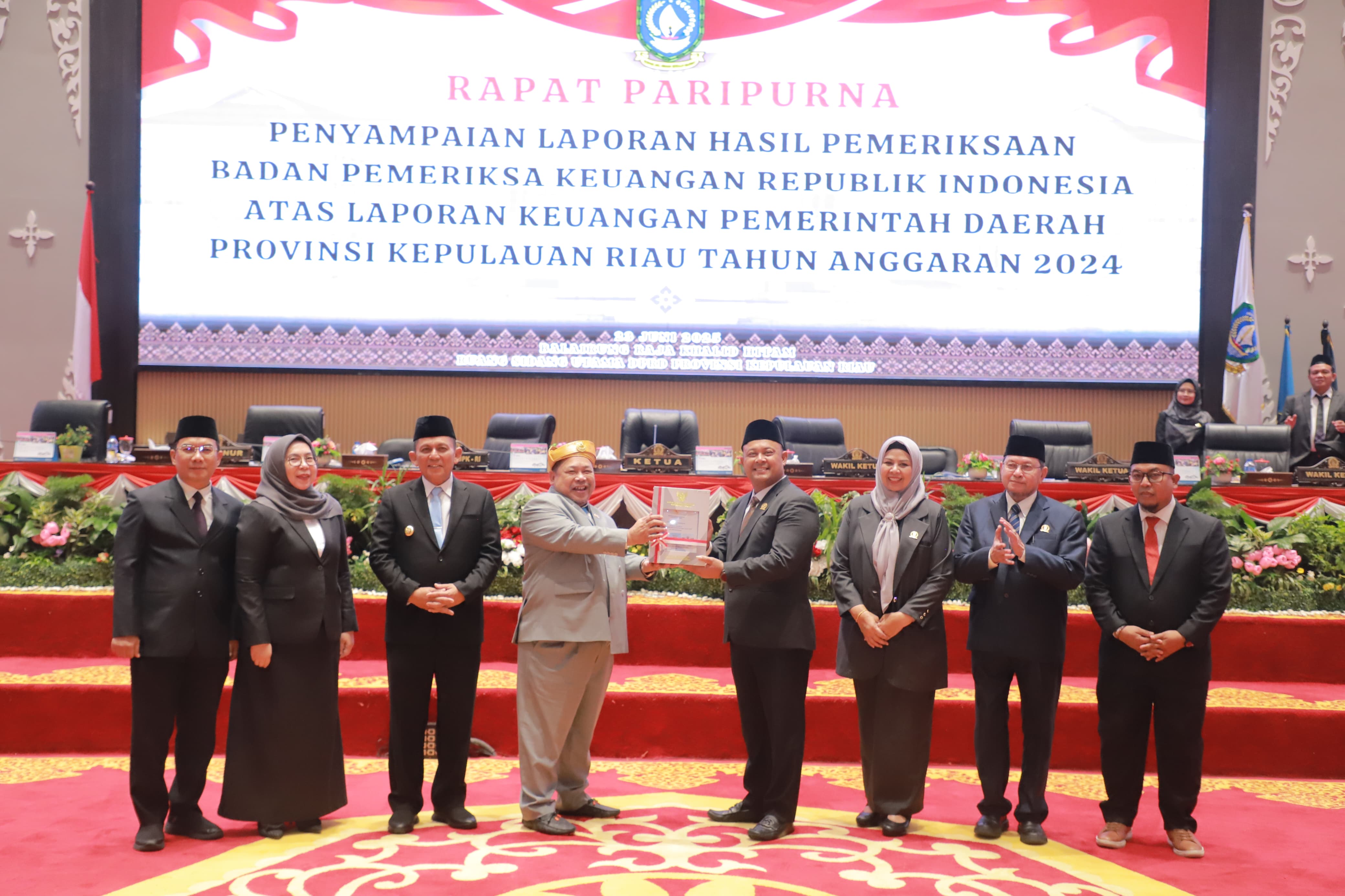 BPK-RI Sampaikan Laporan Hasil Pemeriksaan Kepada DPRD Prov Kepri TA 2024