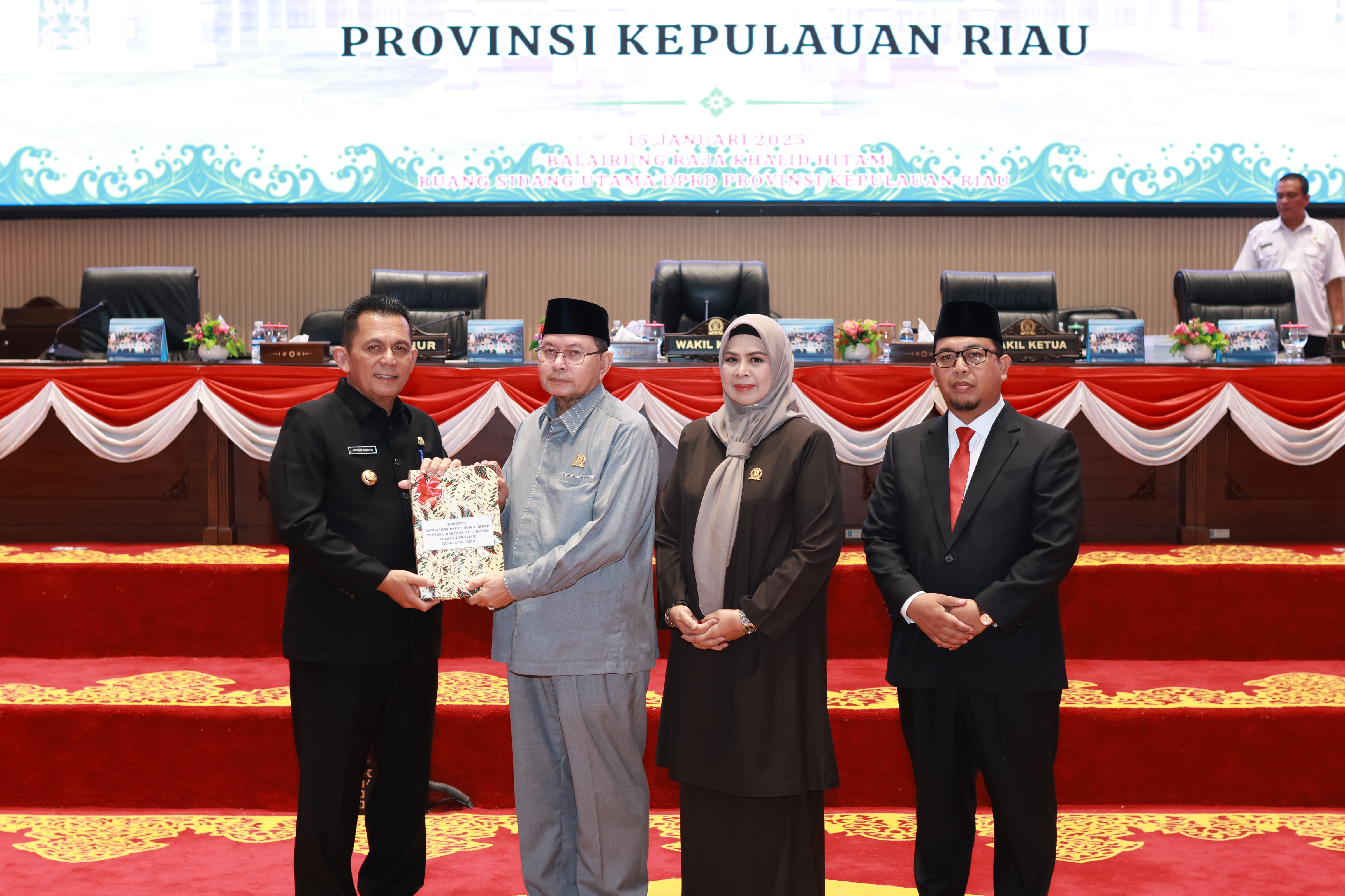DPRD Kepri Gelar Paripurna Penyampaian Ranperda Tentang RTRW Kepri