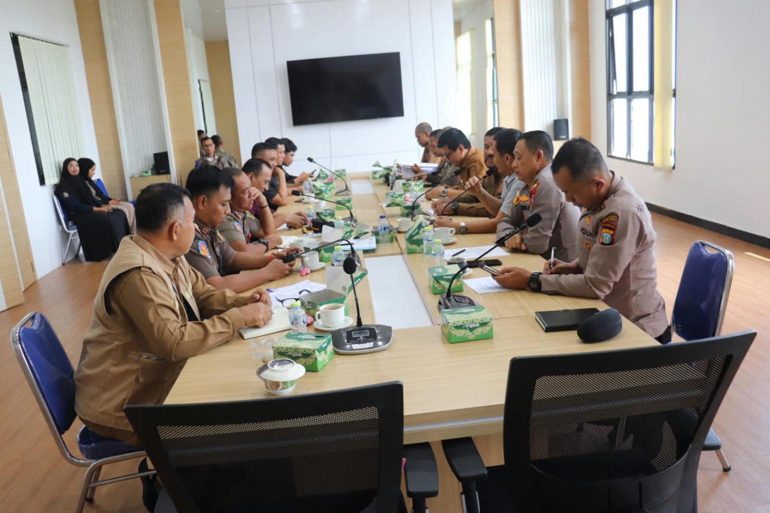 Perkuat Trantibumas, Satpol PP Kepri Gelar Rakor Bersama Lintas Instansi
