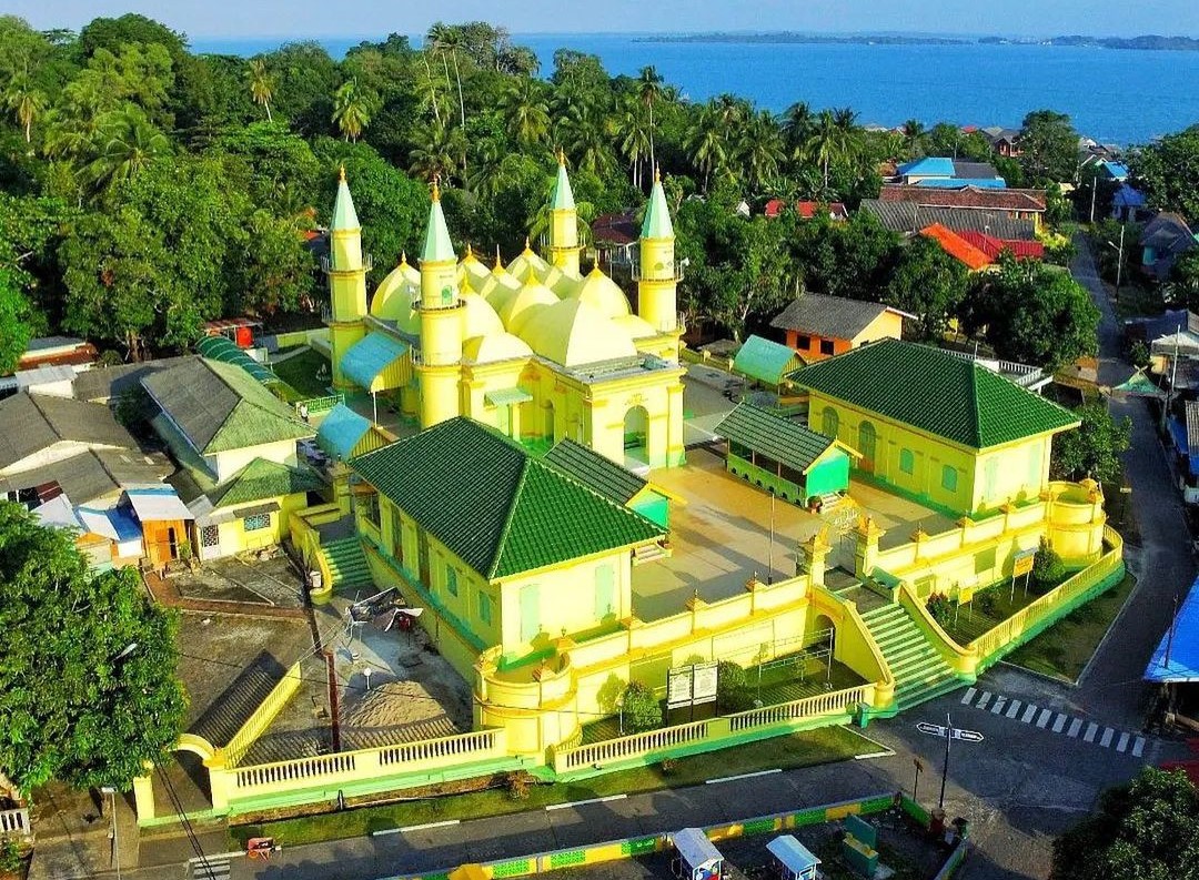 Pulau Penyengat Jembatan Lintas Generasi Raja Ali Haji