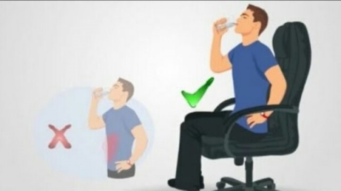 Dampak Buruk Minum Sambil Berdiri