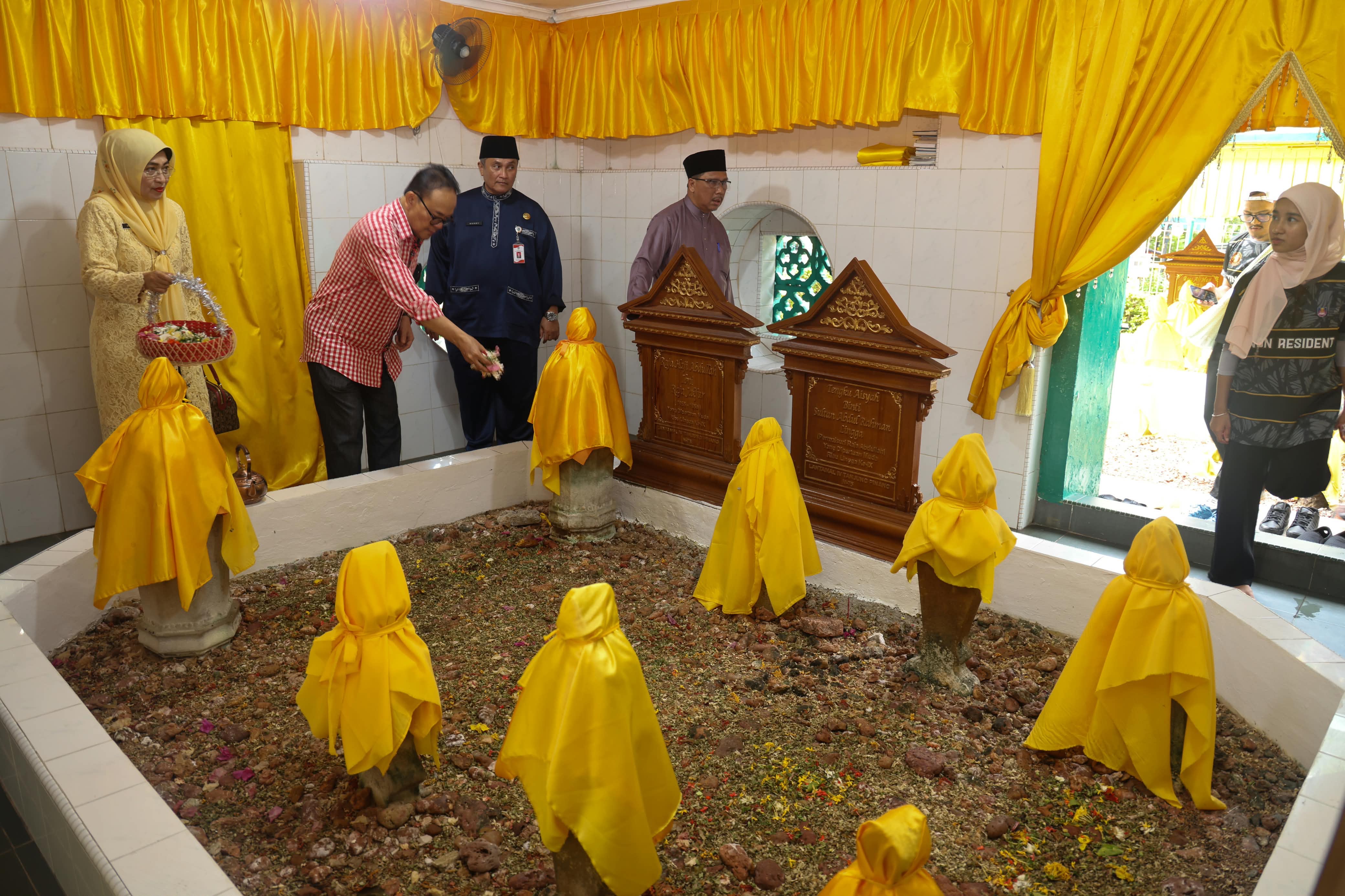 Jelang Groundbreaking Museum Bahasa, Gubernur Ansar Ziarah ke Makam Raja Ali Haji