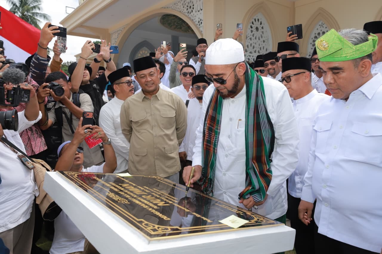 Ketua DPRD Kepri Bersama Ketua MPR RI dan Habib Syekh Resmikan Pondok Pesantren Nur Iman Madani, Dorong Lahirnya Generasi Berakhlak dan Berwawasan Kebangsaan