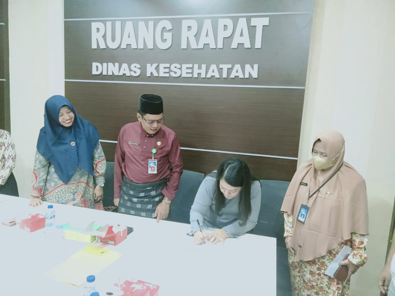Penuhi Kebutuhan Nakes, Dinkes Kepri Lakukan Penandatangan Kontrak Non ASN