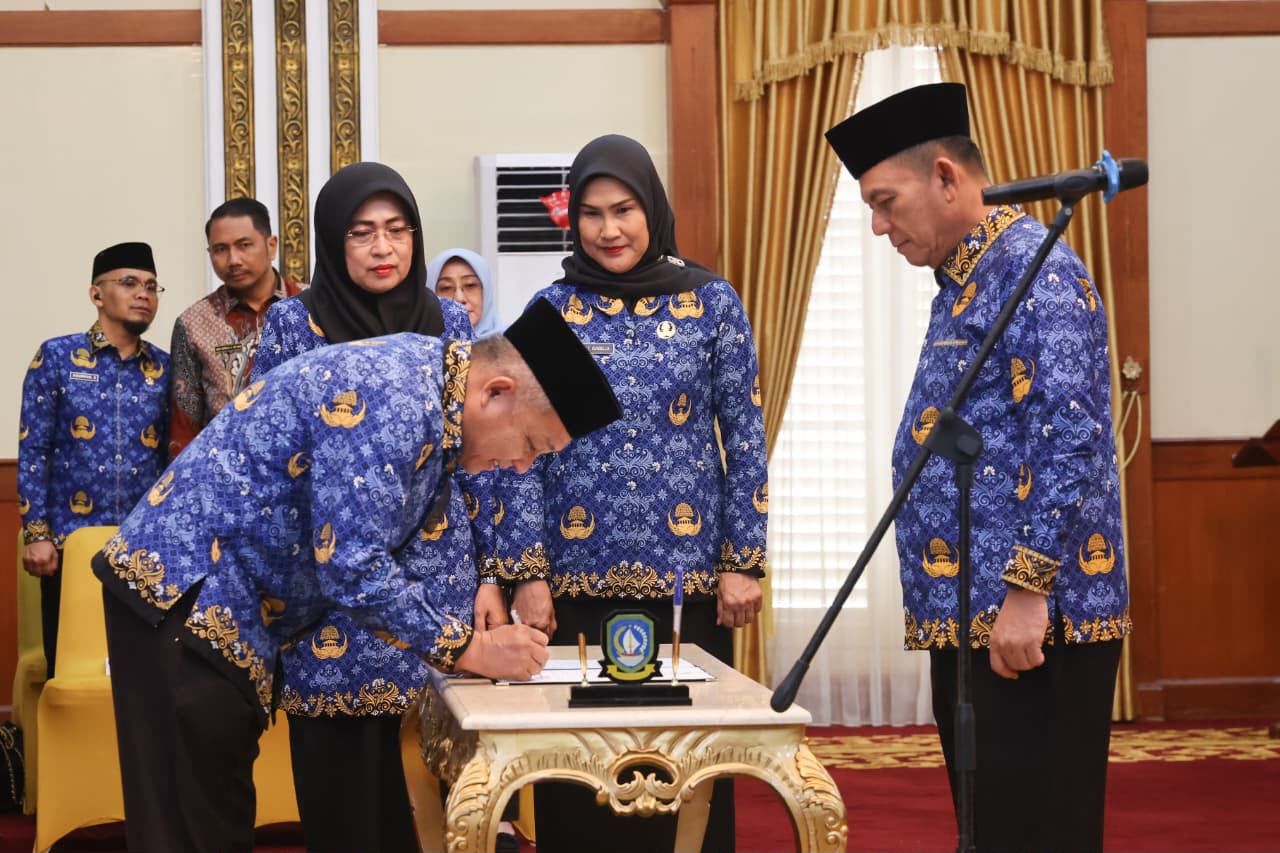 Gubernur Ansar Lantik Pejabat Eselon II dan III, Tekankan Integritas dan Kompetensi