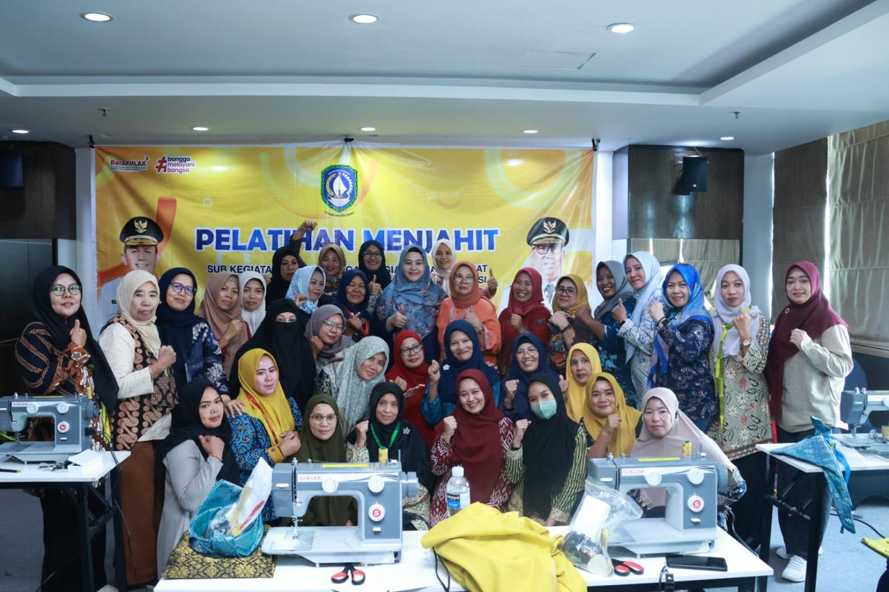 Anggota Komisi IV DPRD Kepri, Ririn Warsiti Hadiri Pembukaan Pelatihan Menjahit