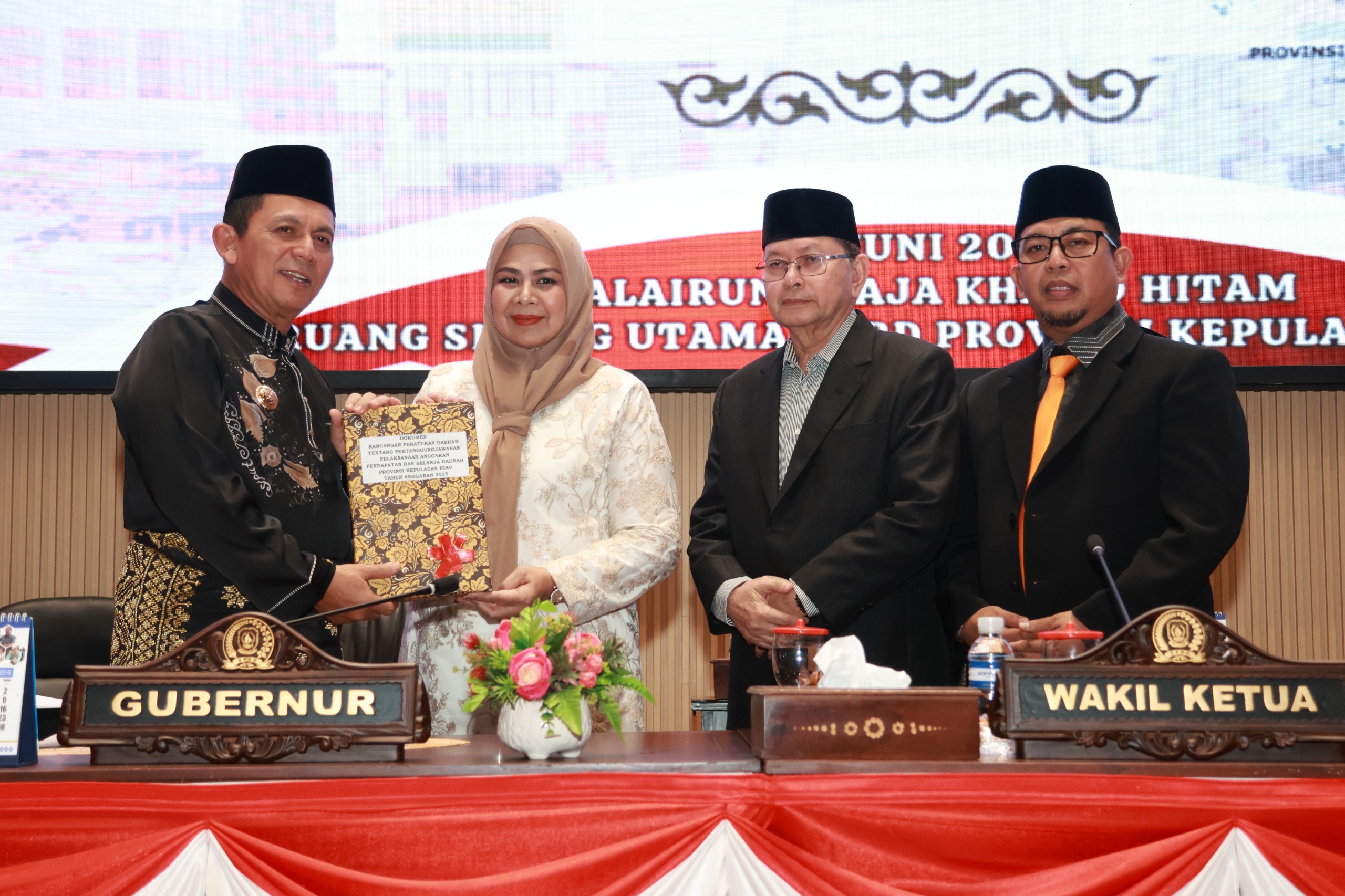 DPRD Kepri Gelar Paripurna Penyampaian Ranperda Pertanggungjawaban APBD 2025, Perkuat Komitmen Transparansi dan Akuntabilitas Pengelolaan Keuangan Daerah
