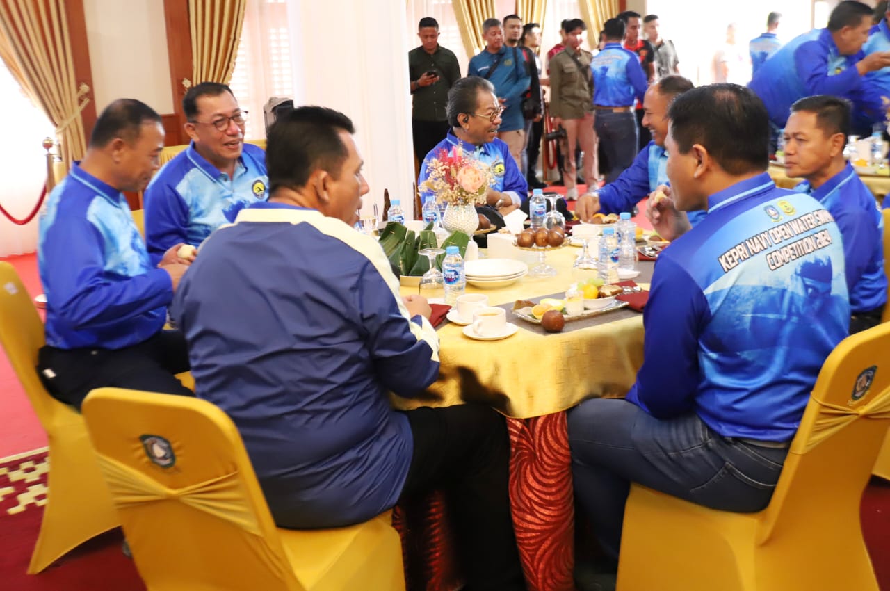 Ketua DPRD Kepri Hadiri  Event Navy Open Swimming Competition 2024 di Tanjungpinang